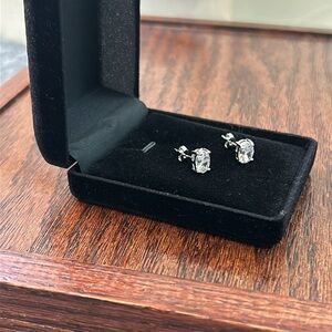 Stunning silver oval delicate dainty cubic zirconia diamond post earrings✨